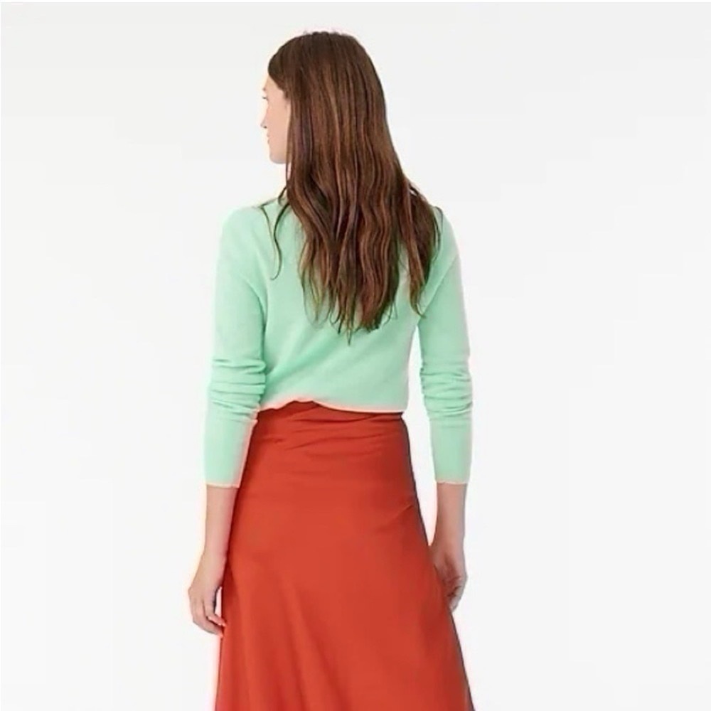 J.Crew Women’s Cashmere Classic Green Crew Neck Sweater - Picture 3 of 7